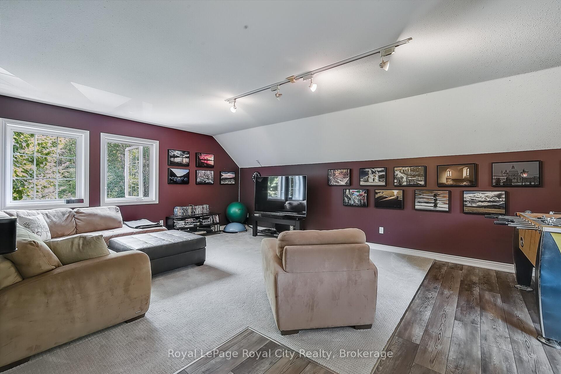 Photo 36 of 12 Kilkenny Place, Guelph, Pineridge/Westminster Woods — HOMEH