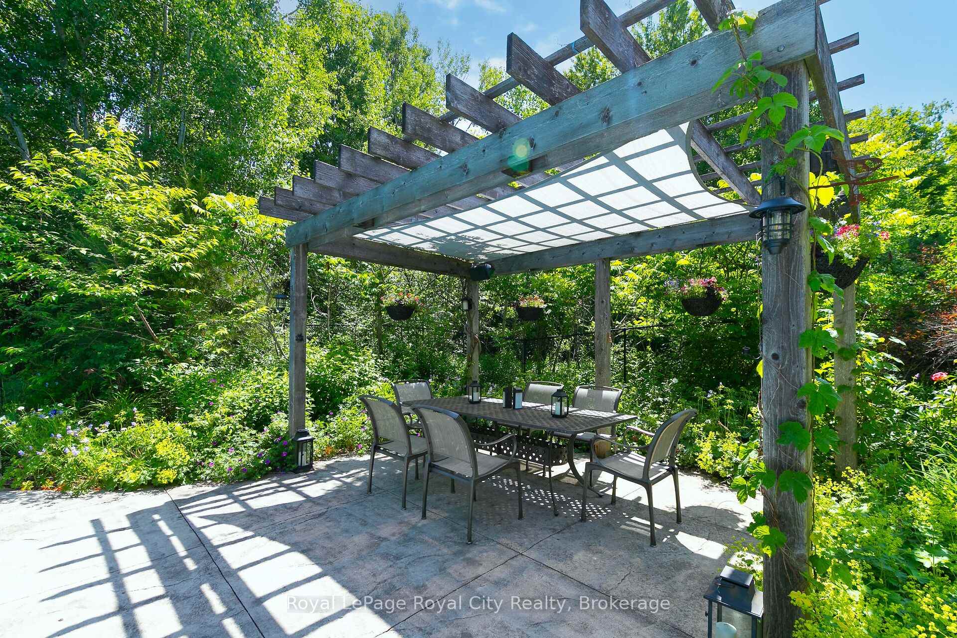 Photo 41 of 12 Kilkenny Place, Guelph, Pineridge/Westminster Woods — HOMEH