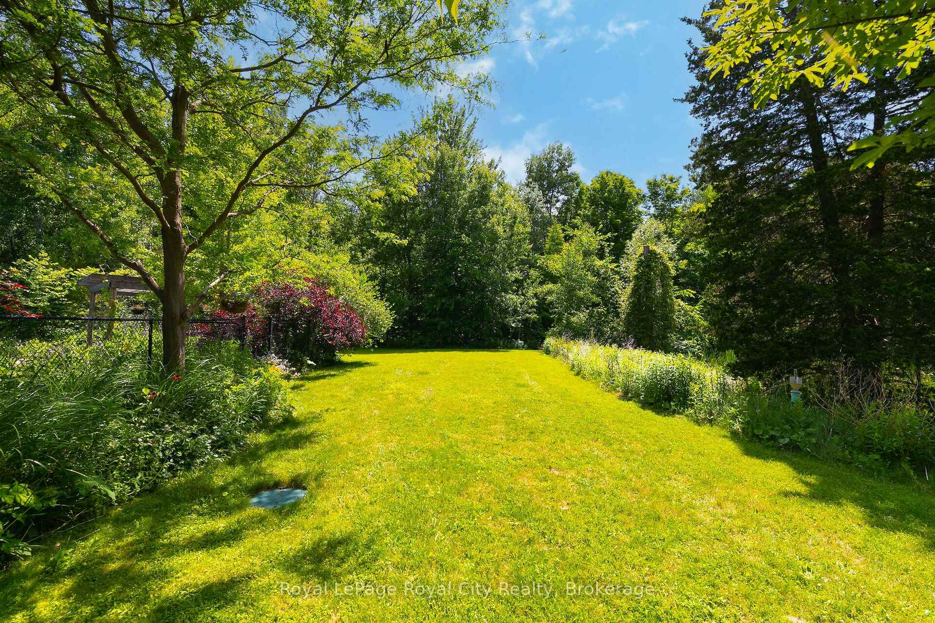 Photo 45 of 12 Kilkenny Place, Guelph, Pineridge/Westminster Woods — HOMEH