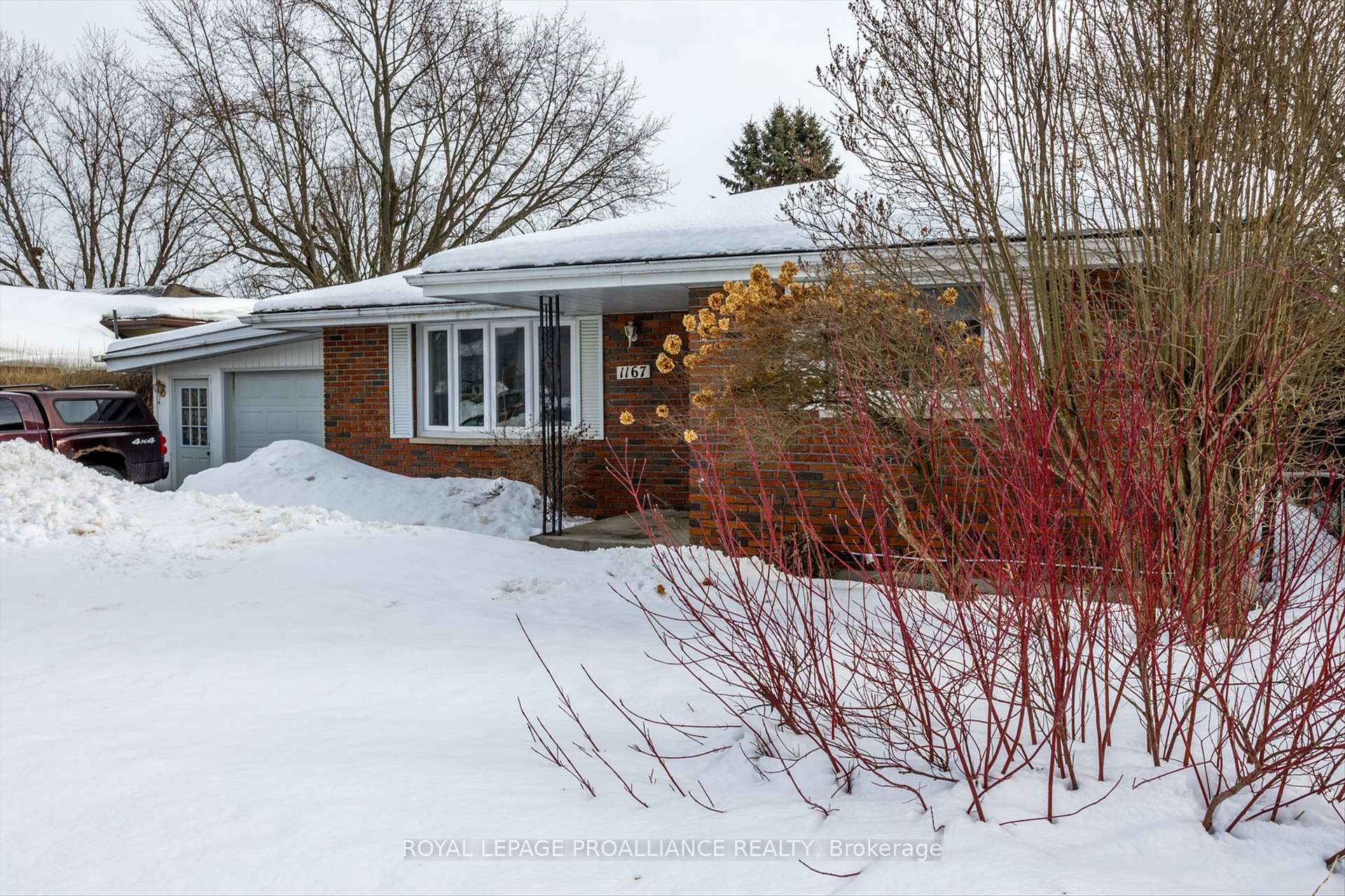 Photo 4 of 1167 Algonquin Boulevard, Peterborough, Northcrest Ward 5 — HOMEH