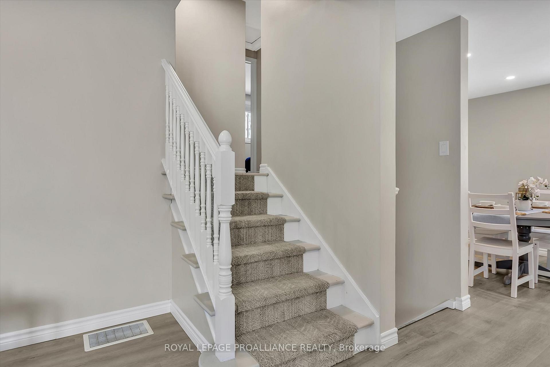 Photo 20 of 1167 Algonquin Boulevard, Peterborough, Northcrest Ward 5 — HOMEH