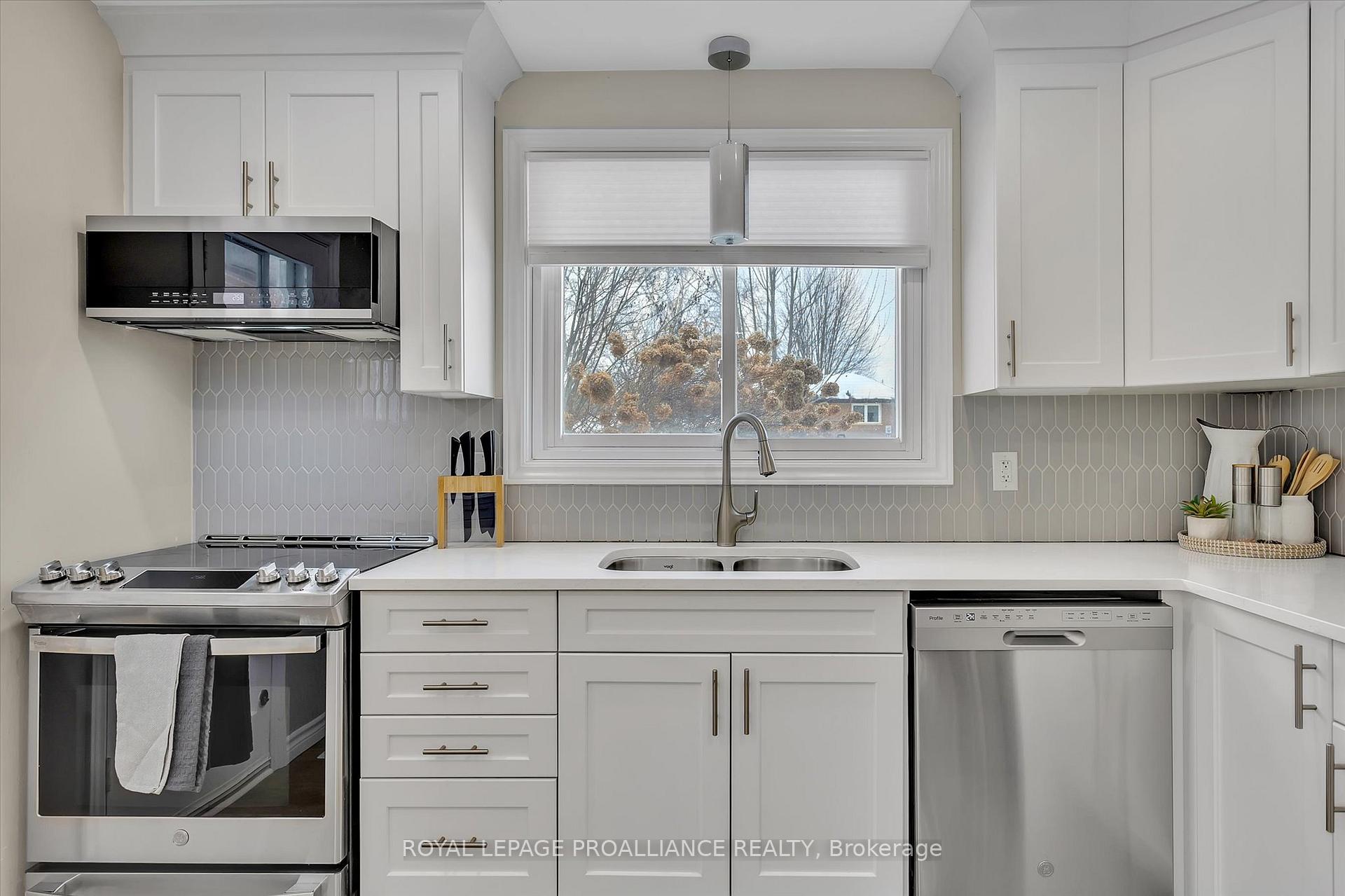 Photo 25 of 1167 Algonquin Boulevard, Peterborough, Northcrest Ward 5 — HOMEH
