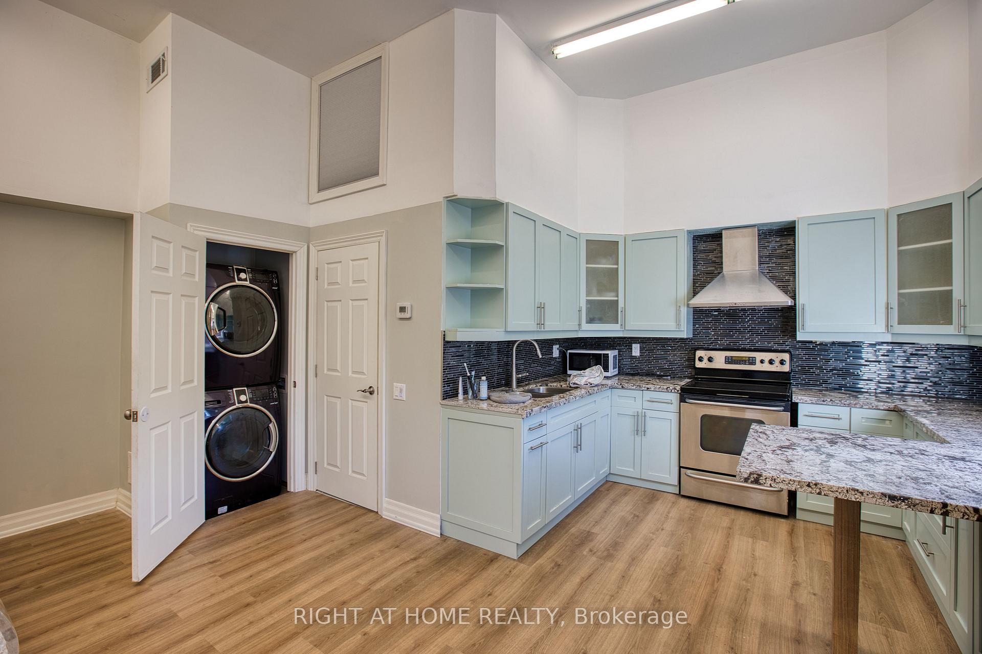 Photo 12 of 85 Robins Avenue, Hamilton, Crown Point — HOMEH