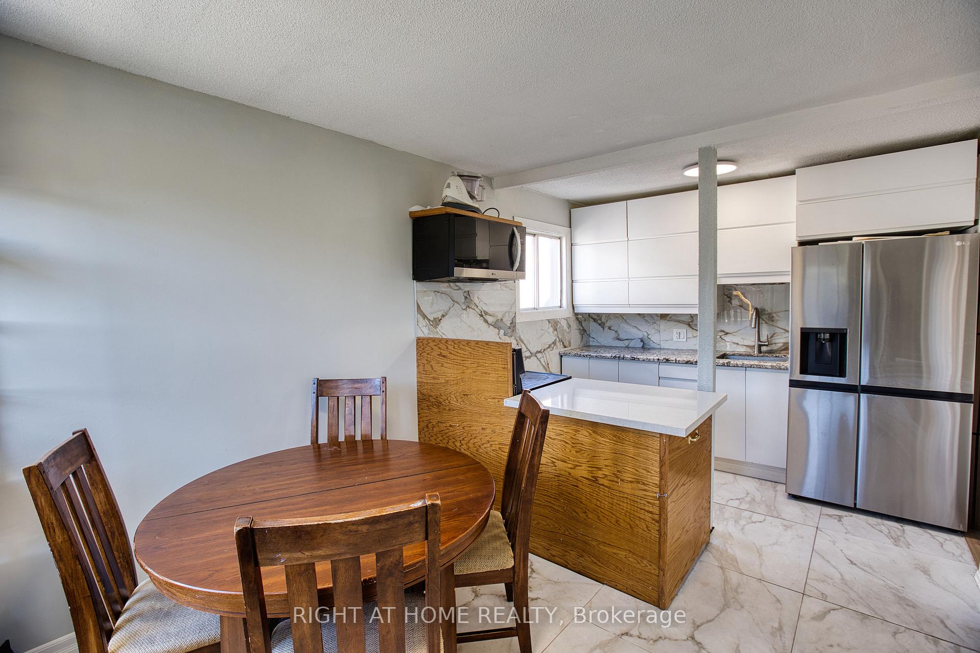 Photo 14 of 85 Robins Avenue, Hamilton, Crown Point — HOMEH