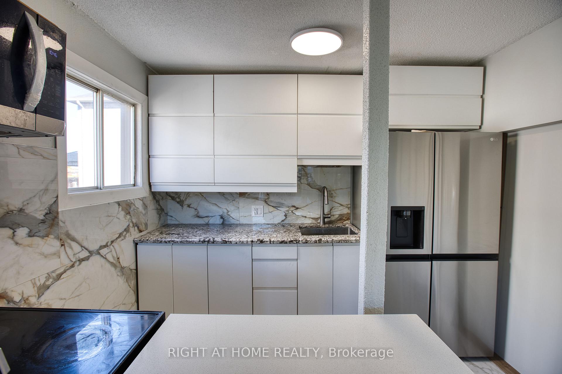 Photo 16 of 85 Robins Avenue, Hamilton, Crown Point — HOMEH