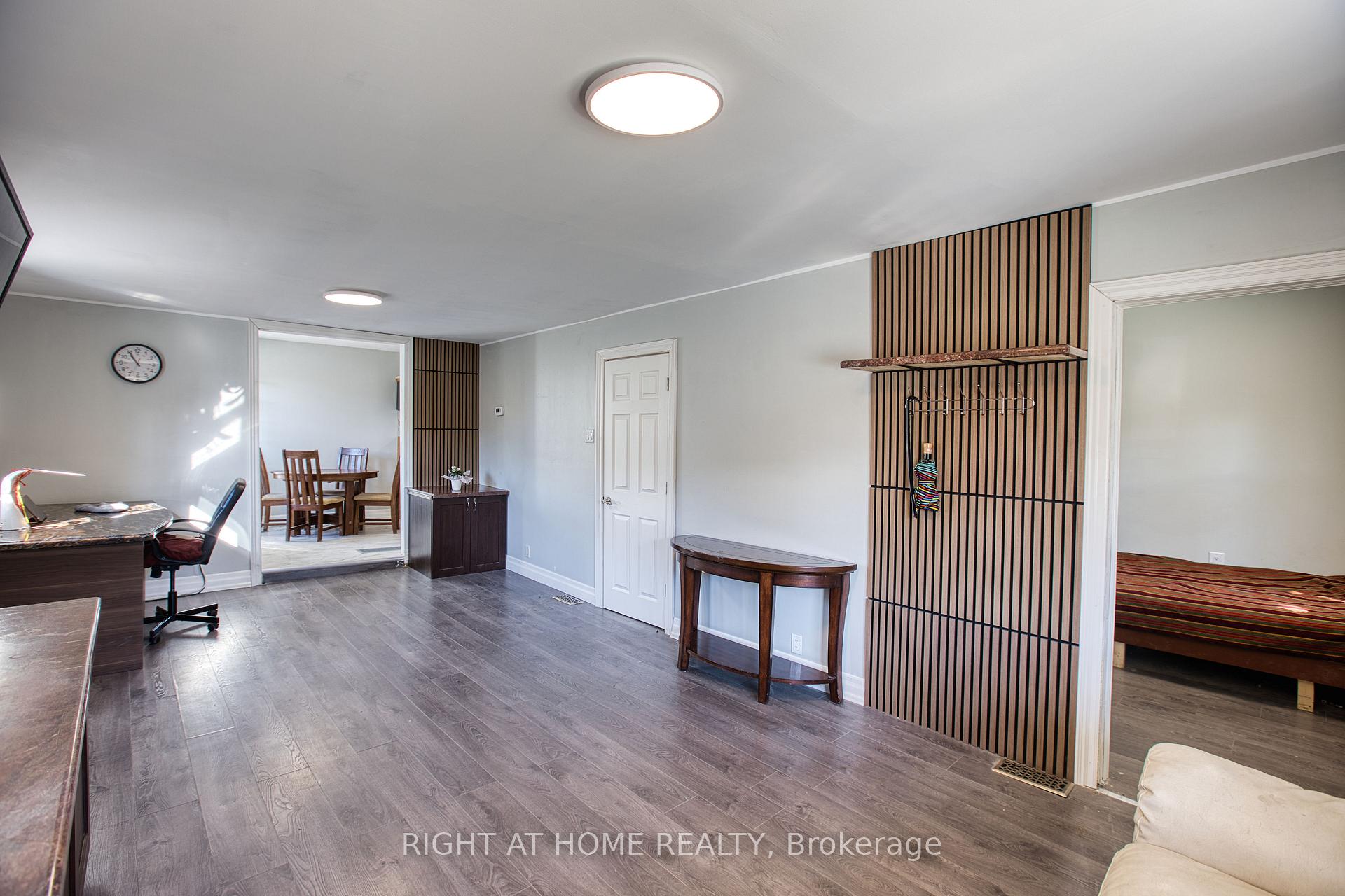 Photo 18 of 85 Robins Avenue, Hamilton, Crown Point — HOMEH