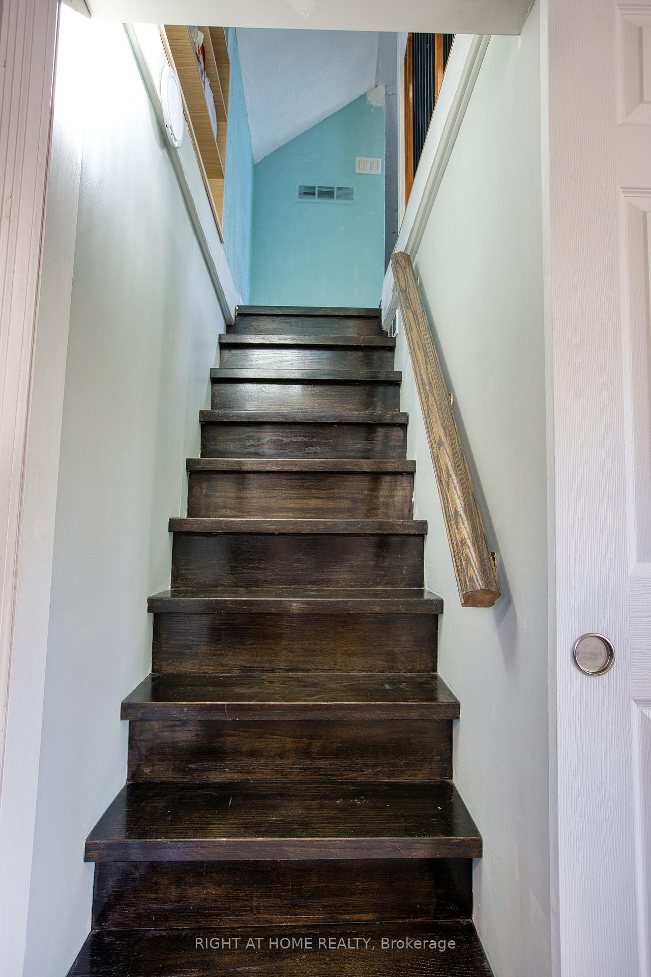 Photo 23 of 85 Robins Avenue, Hamilton, Crown Point — HOMEH