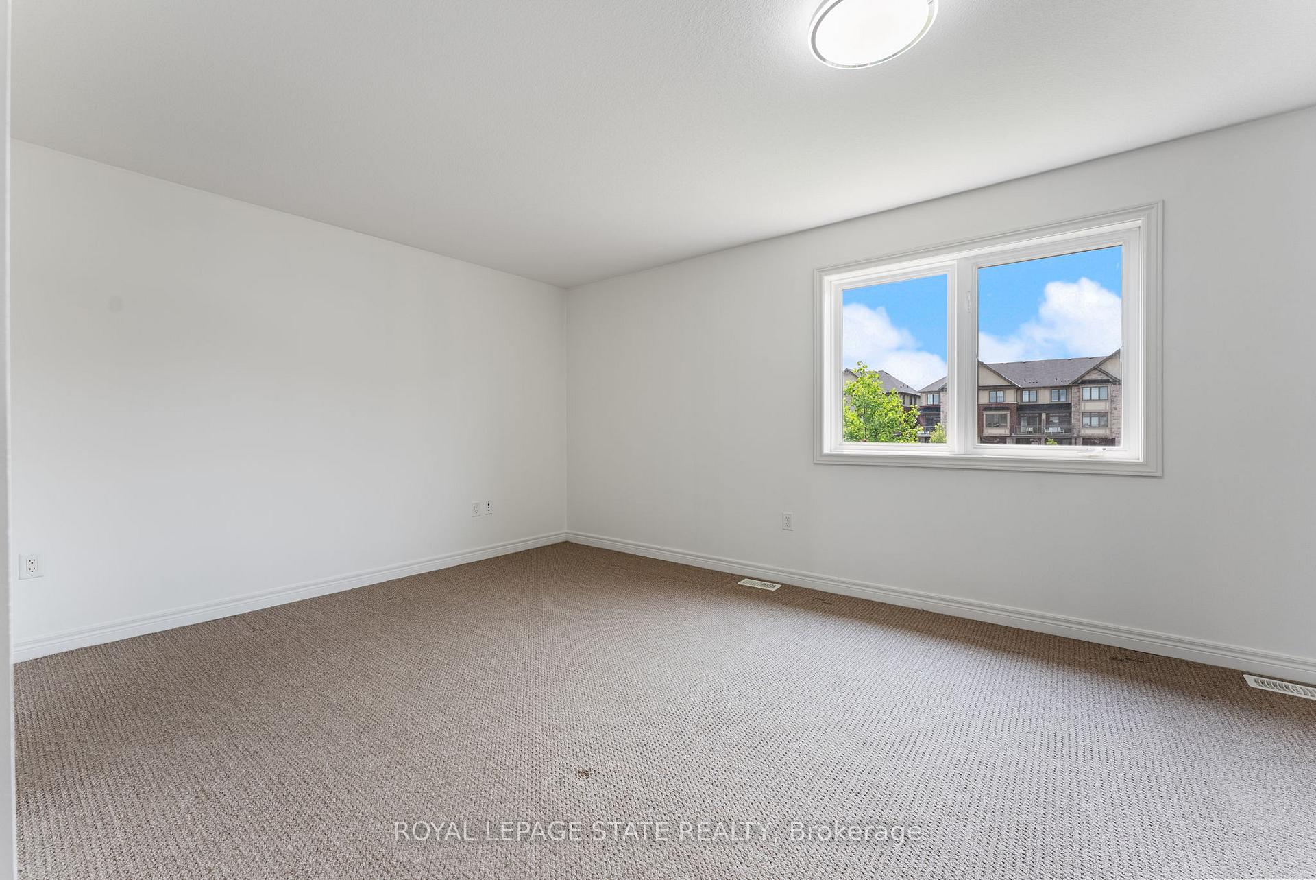 Photo 17 of 68 Dodman Crescent, Hamilton, Ancaster — HOMEH