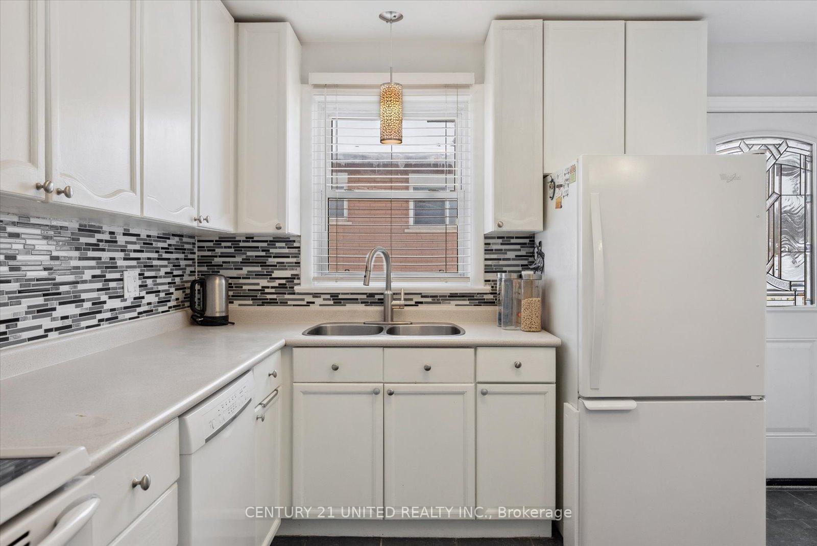 Photo 8 of 1135 Algonquin Boulevard, Peterborough, Northcrest Ward 5 — HOMEH