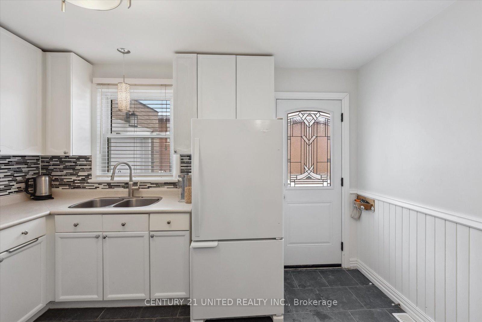 Photo 10 of 1135 Algonquin Boulevard, Peterborough, Northcrest Ward 5 — HOMEH