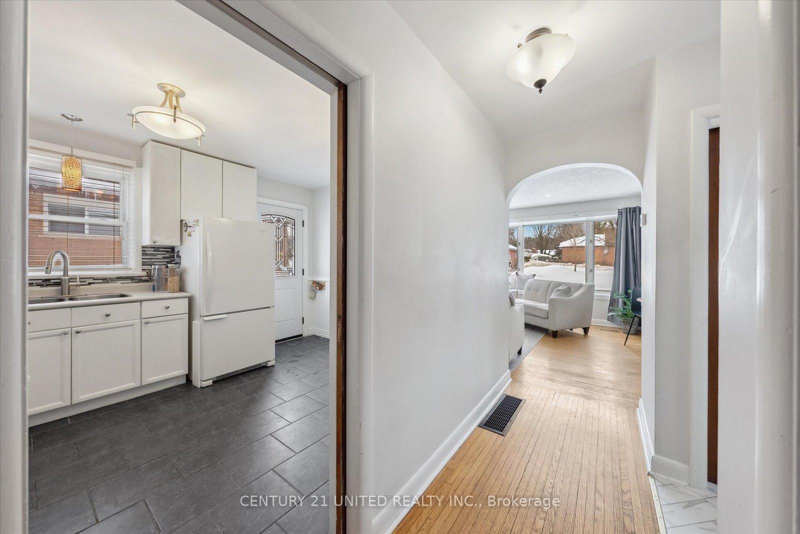 Photo 11 of 1135 Algonquin Boulevard, Peterborough, Northcrest Ward 5 — HOMEH