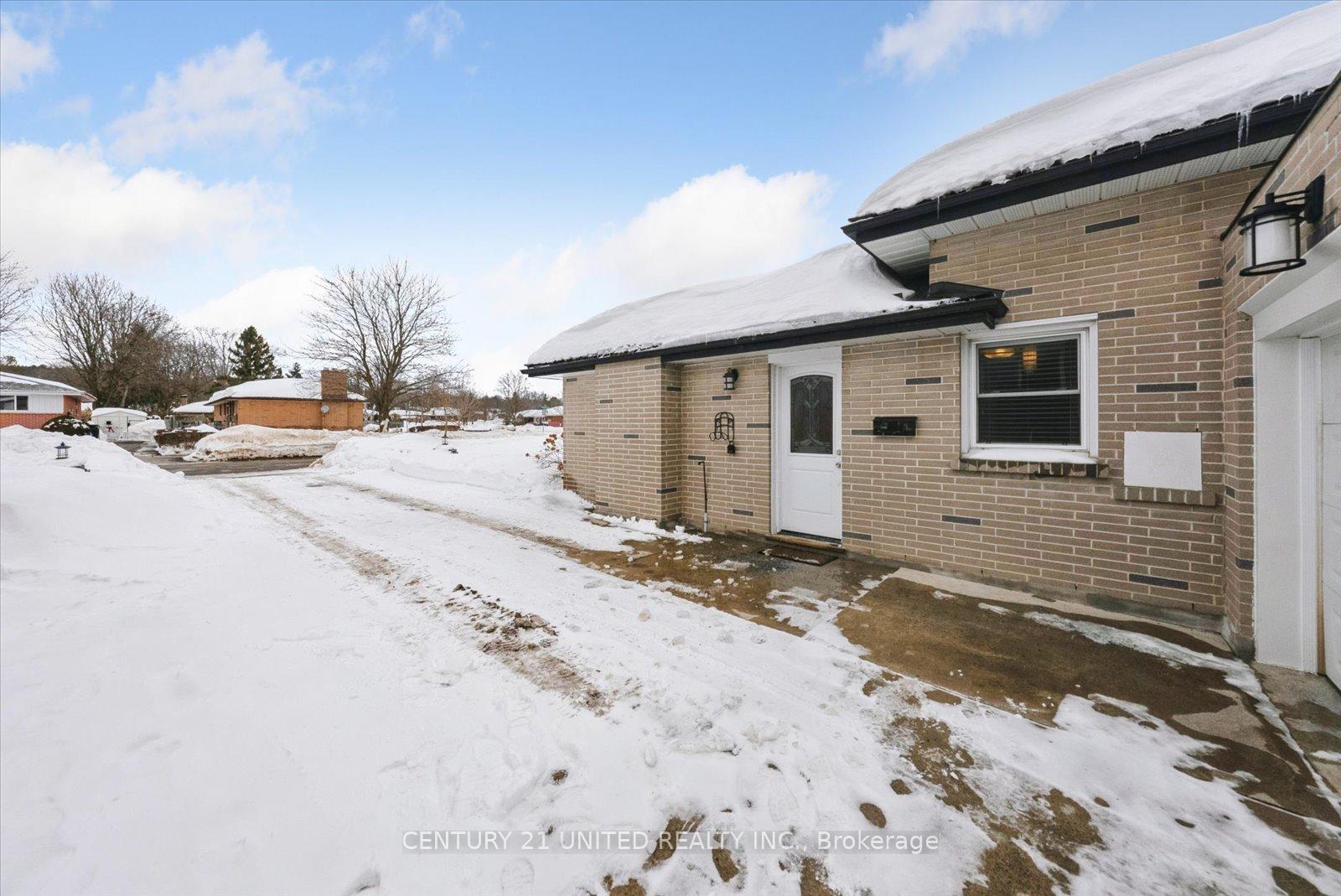 Photo 37 of 1135 Algonquin Boulevard, Peterborough, Northcrest Ward 5 — HOMEH