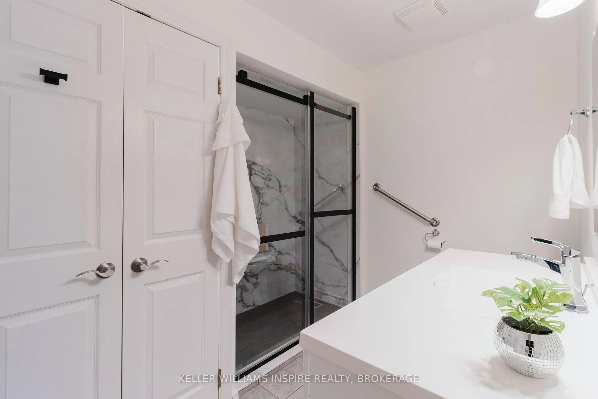Photo 31 of 23 Centre Street, Brockville — HOMEH