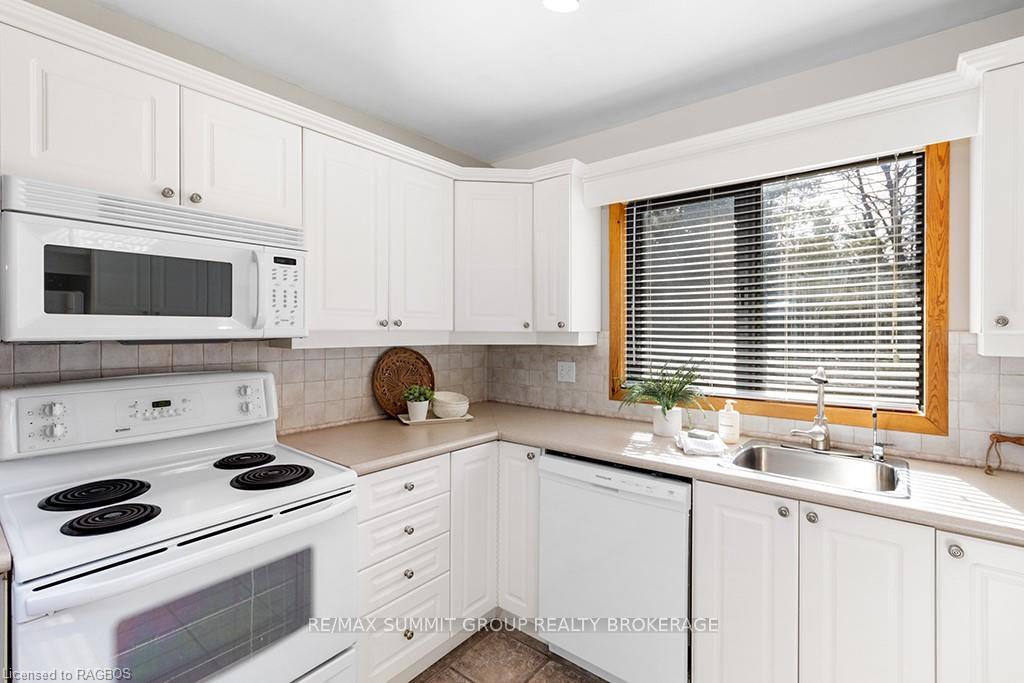 Photo 9 of 215 Pellisier Street, Grey Highlands — HOMEH