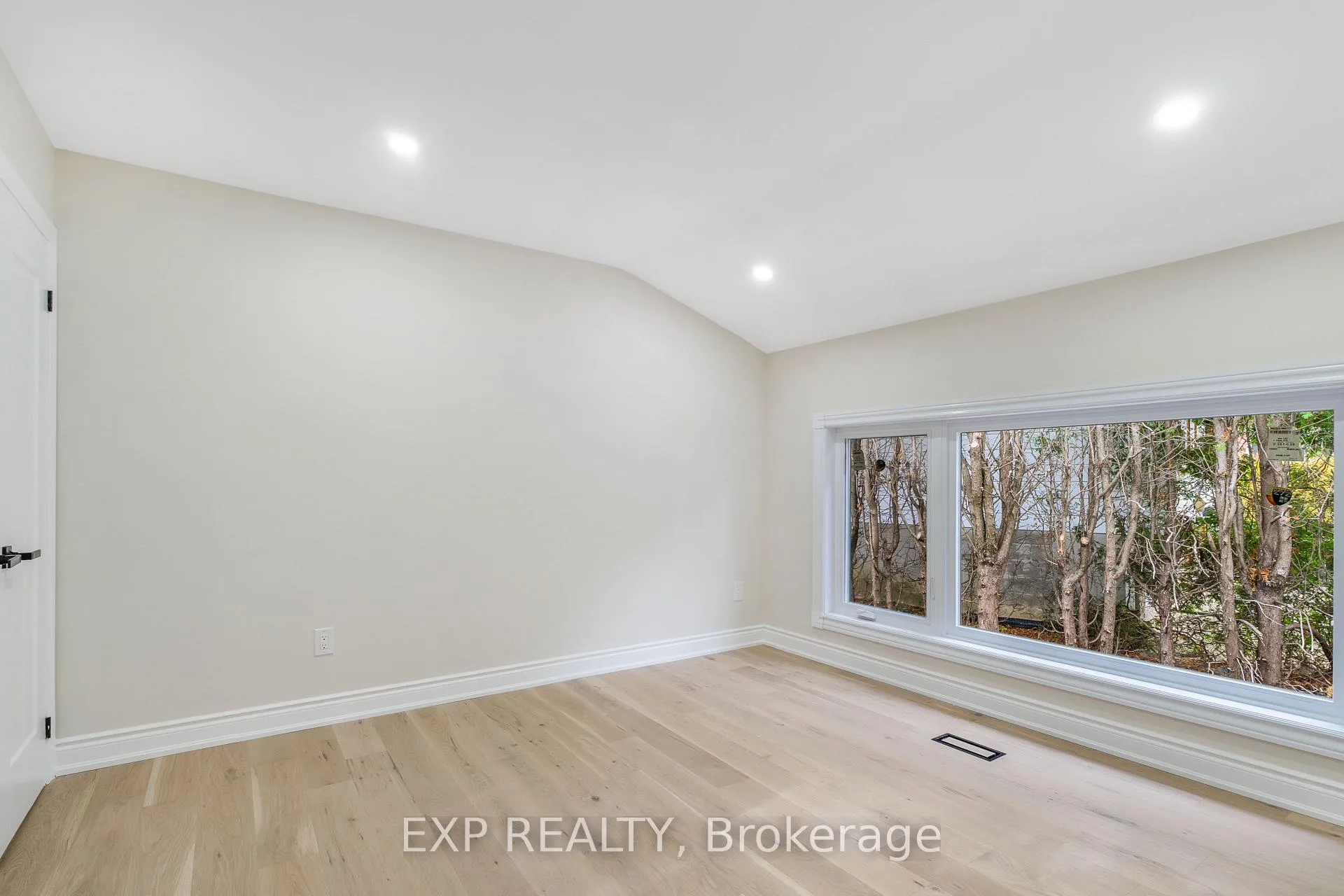 Photo 13 of 336 Margaret Avenue, Hamilton, Stoney Creek Industrial — HOMEH