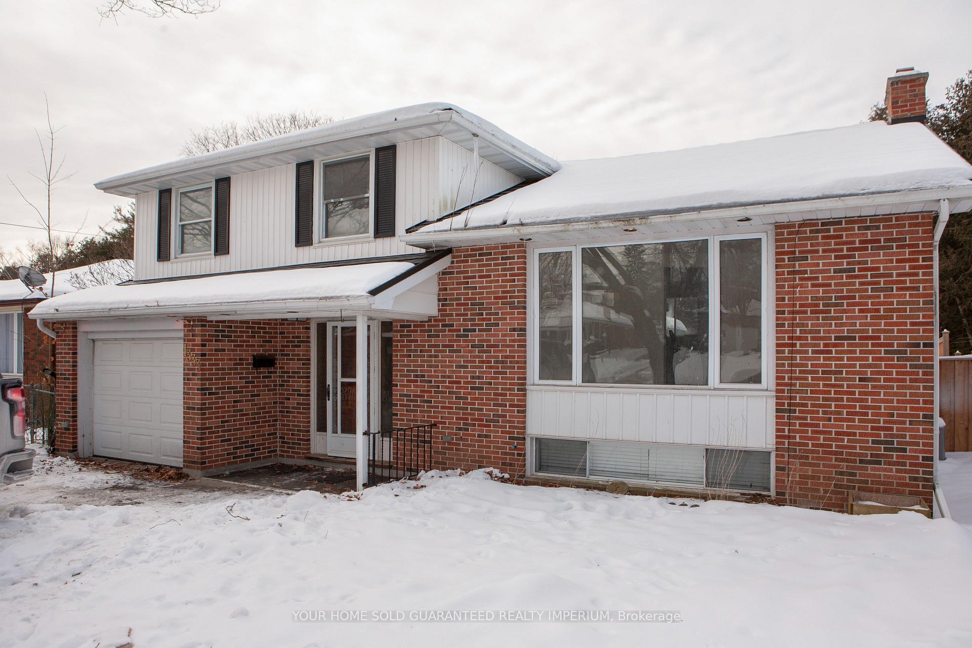 Front of 1333 Hilliard Street