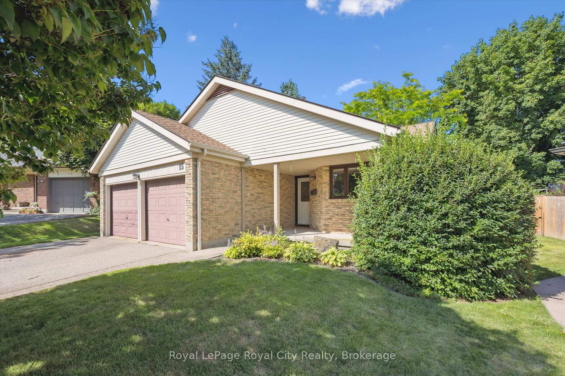 Photo 3 of 15 Jodi Place, Guelph, Willow West/Sugarbush/West Acres — HOMEH