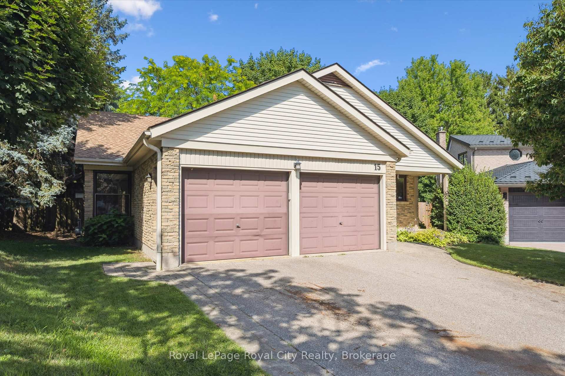 Photo 4 of 15 Jodi Place, Guelph, Willow West/Sugarbush/West Acres — HOMEH