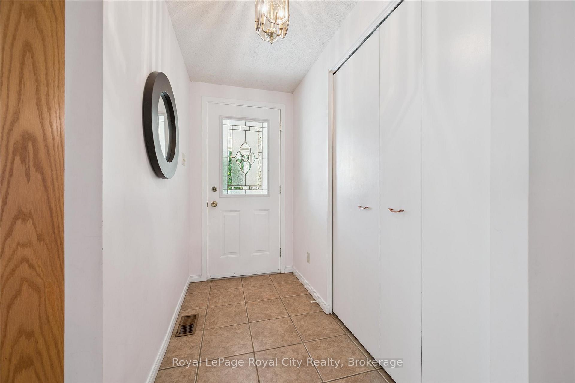 Photo 7 of 15 Jodi Place, Guelph, Willow West/Sugarbush/West Acres — HOMEH