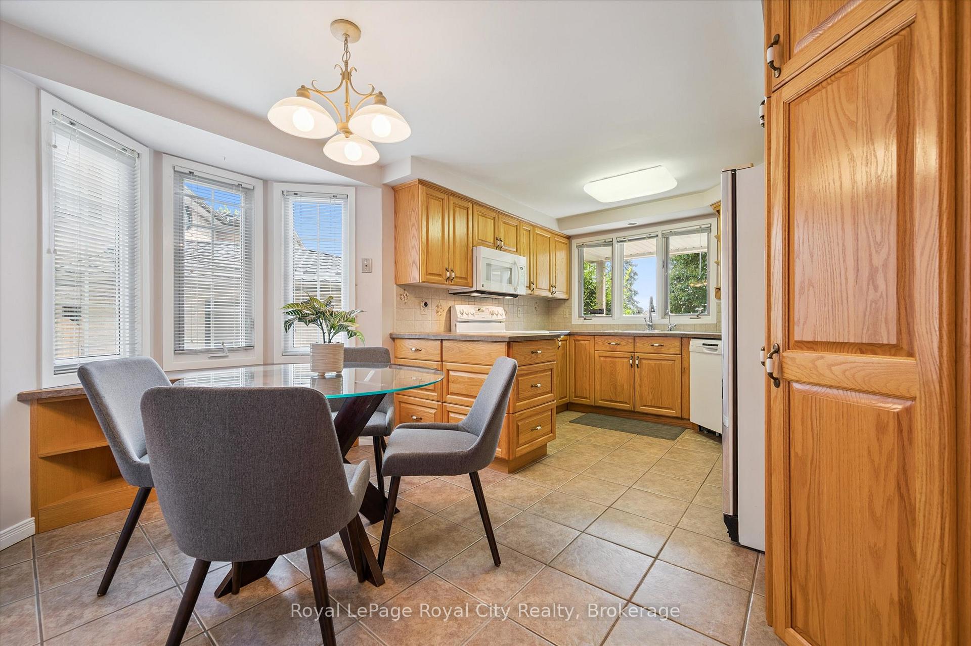 Photo 24 of 15 Jodi Place, Guelph, Willow West/Sugarbush/West Acres — HOMEH