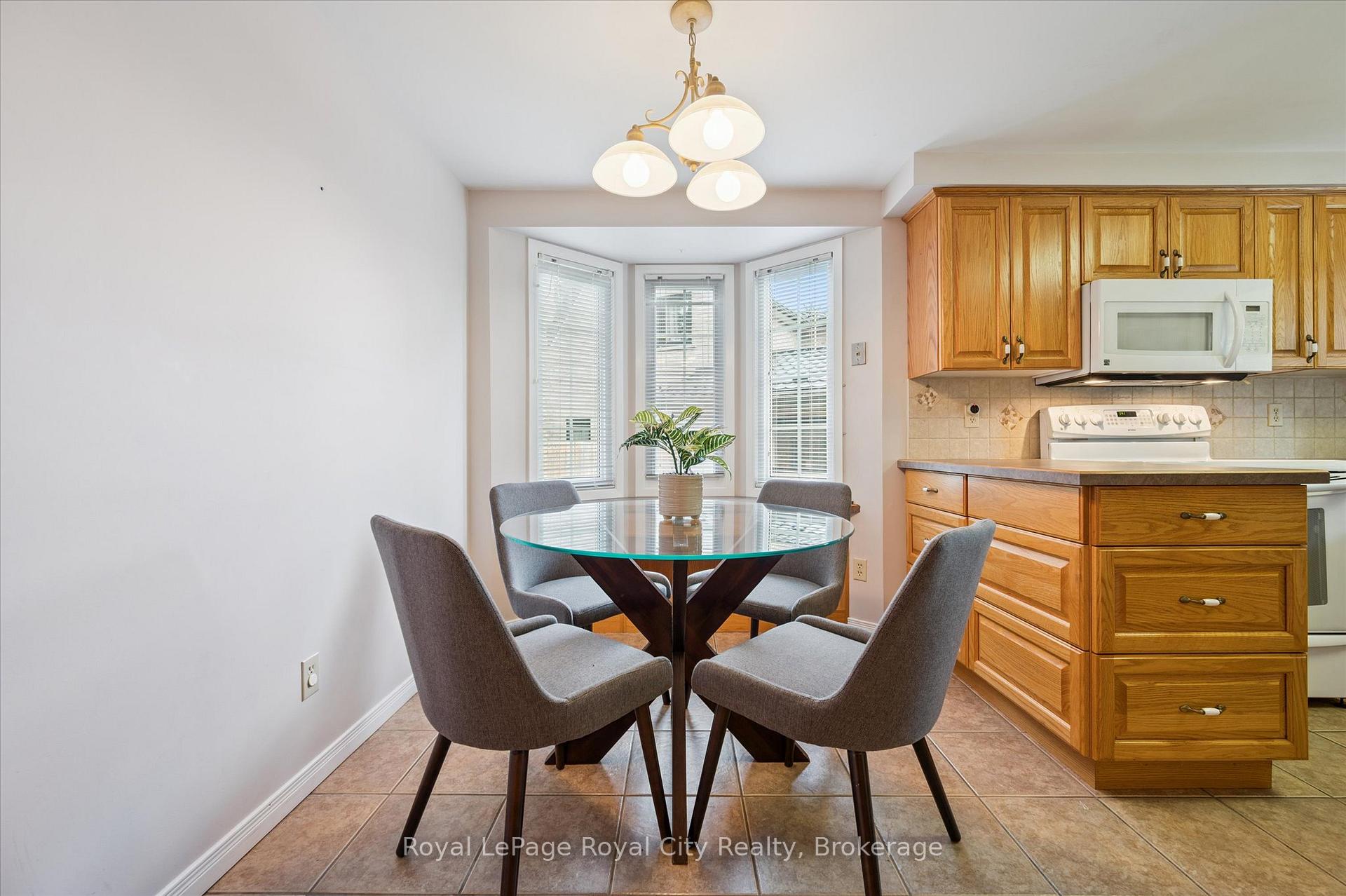 Photo 28 of 15 Jodi Place, Guelph, Willow West/Sugarbush/West Acres — HOMEH