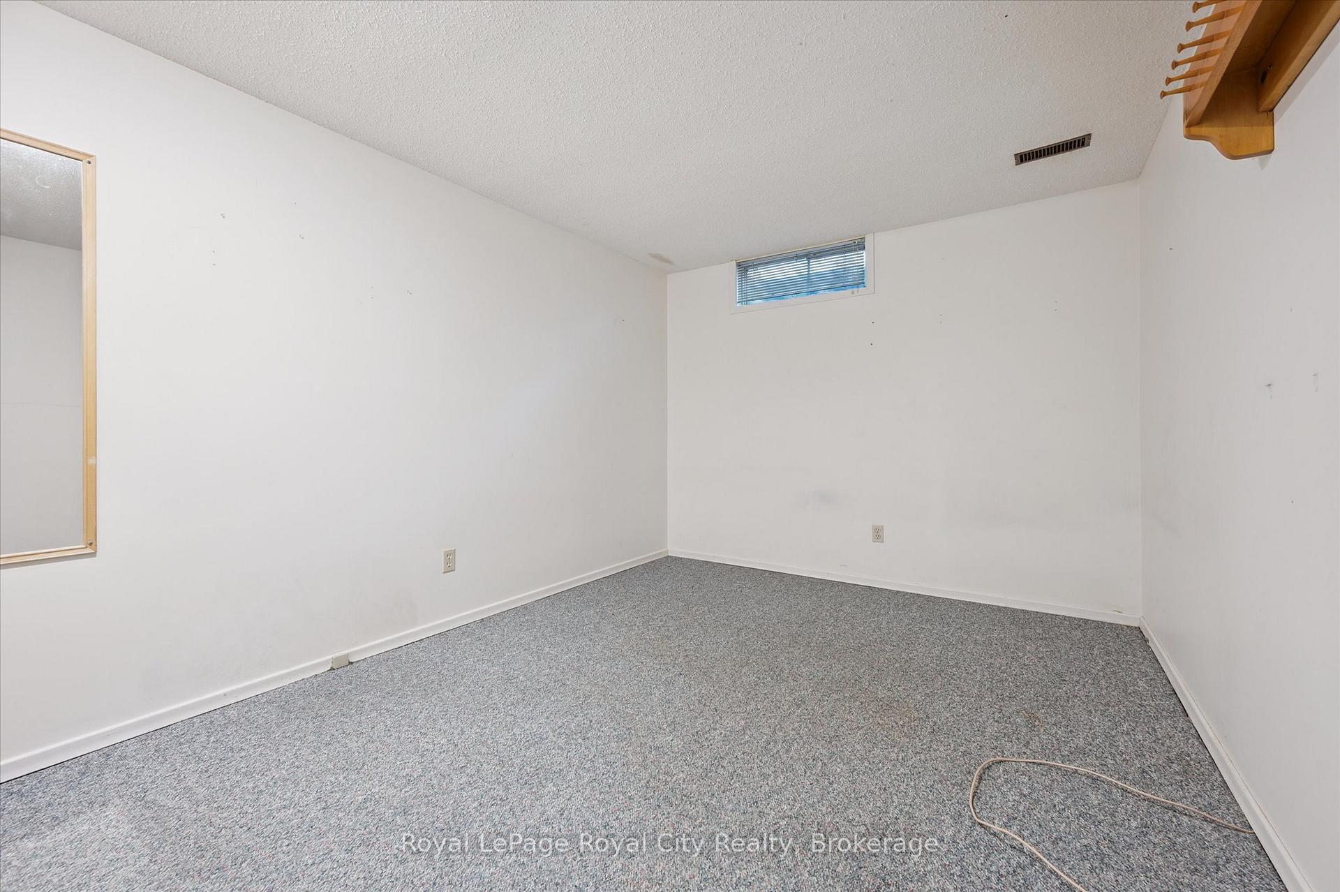 Photo 31 of 15 Jodi Place, Guelph, Willow West/Sugarbush/West Acres — HOMEH