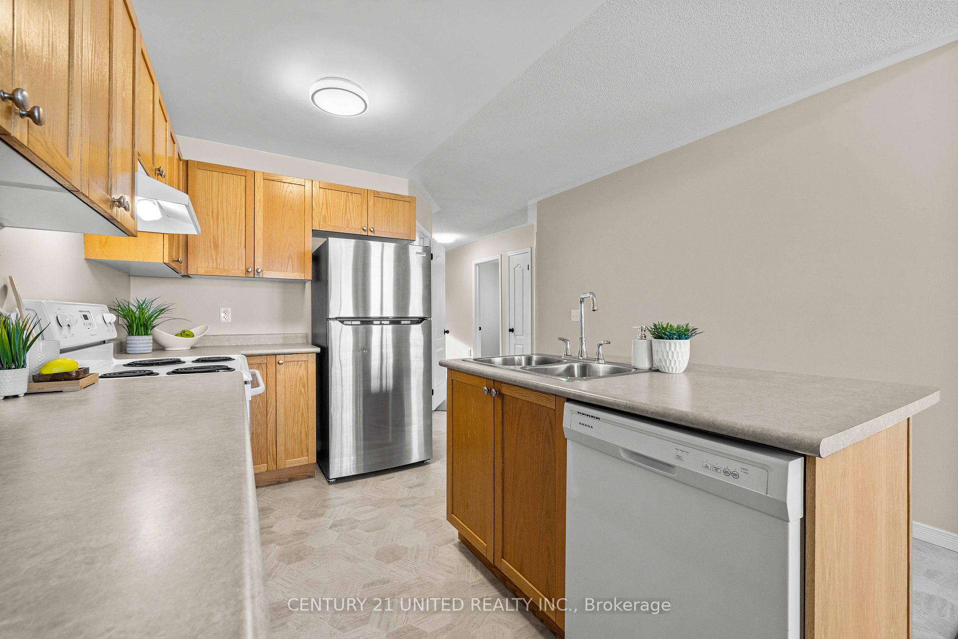 Photo 2 of 605 Clancy Crescent, Peterborough, Otonabee Ward 1 — HOMEH