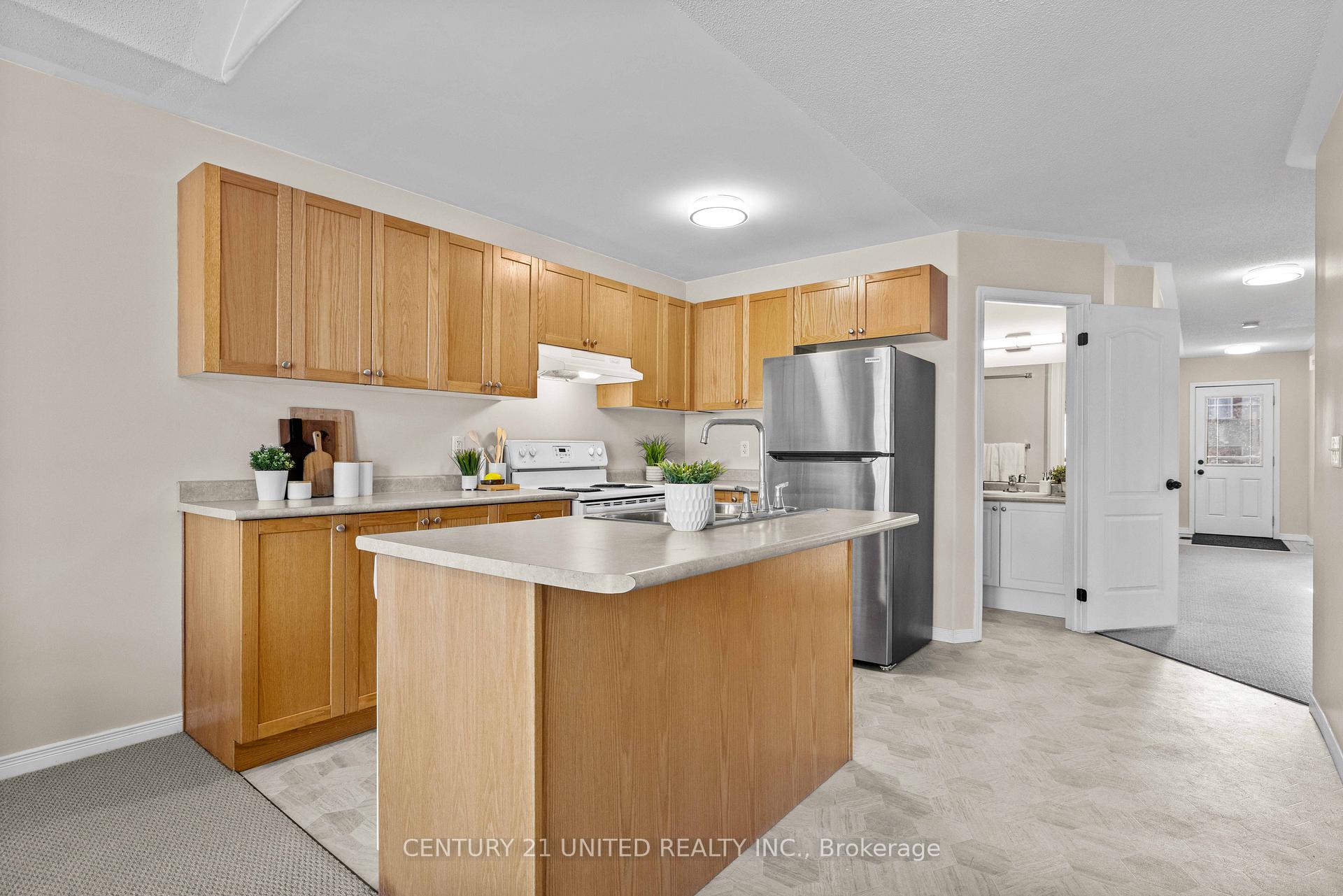 Photo 4 of 605 Clancy Crescent, Peterborough, Otonabee Ward 1 — HOMEH