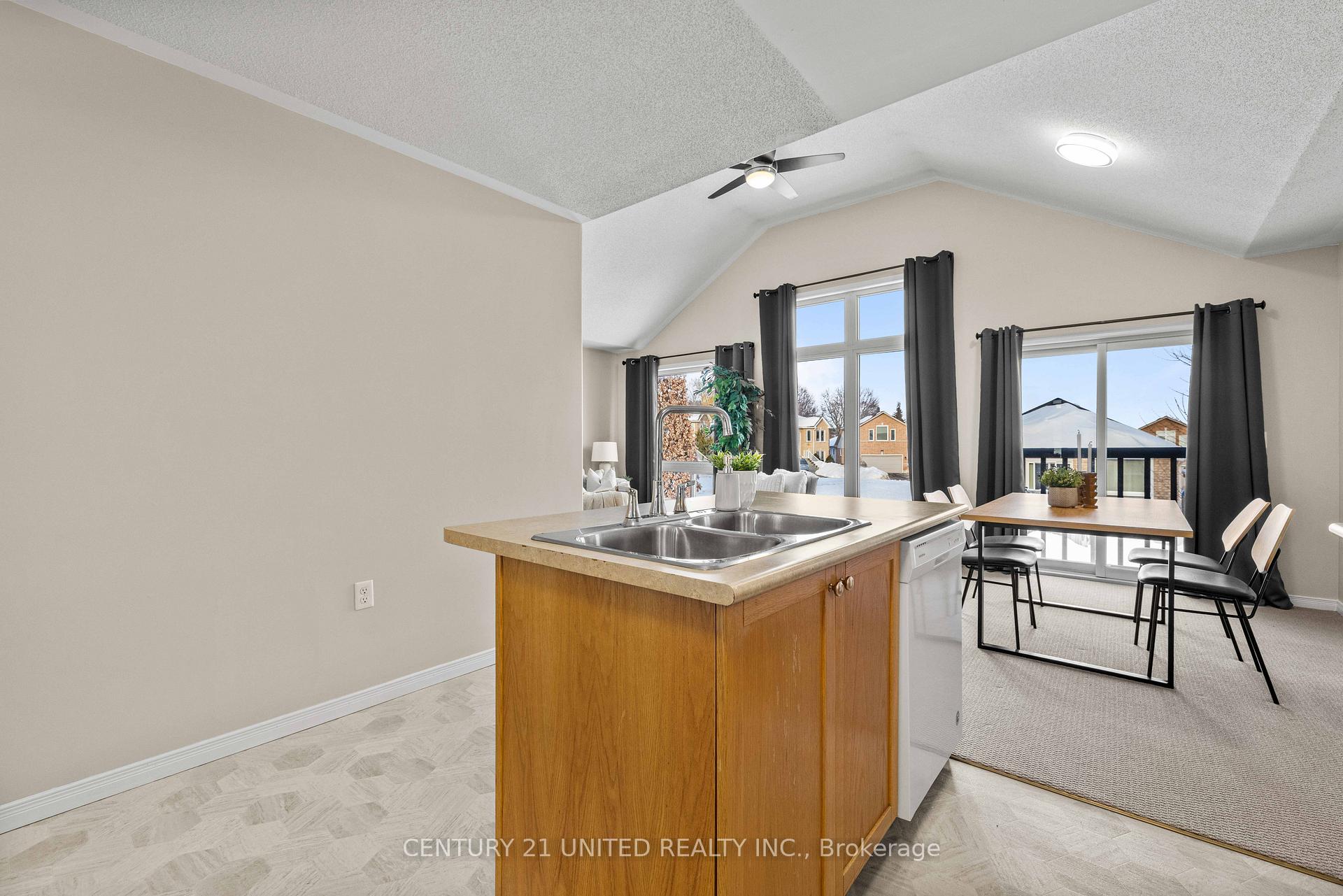 Photo 6 of 605 Clancy Crescent, Peterborough, Otonabee Ward 1 — HOMEH