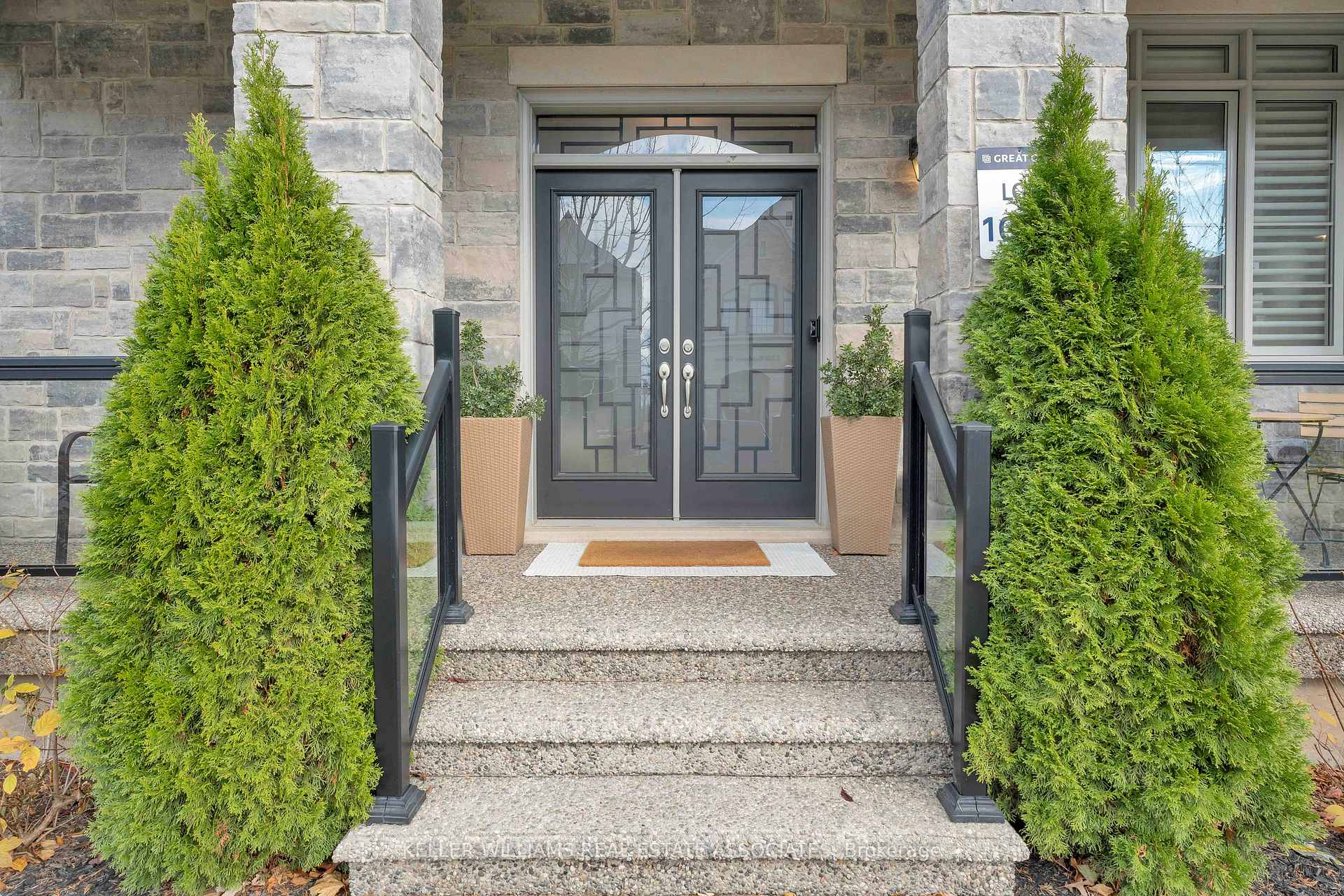 Photo 4 of 1199 Raspberry Terrace, Milton, Ford — HOMEH
