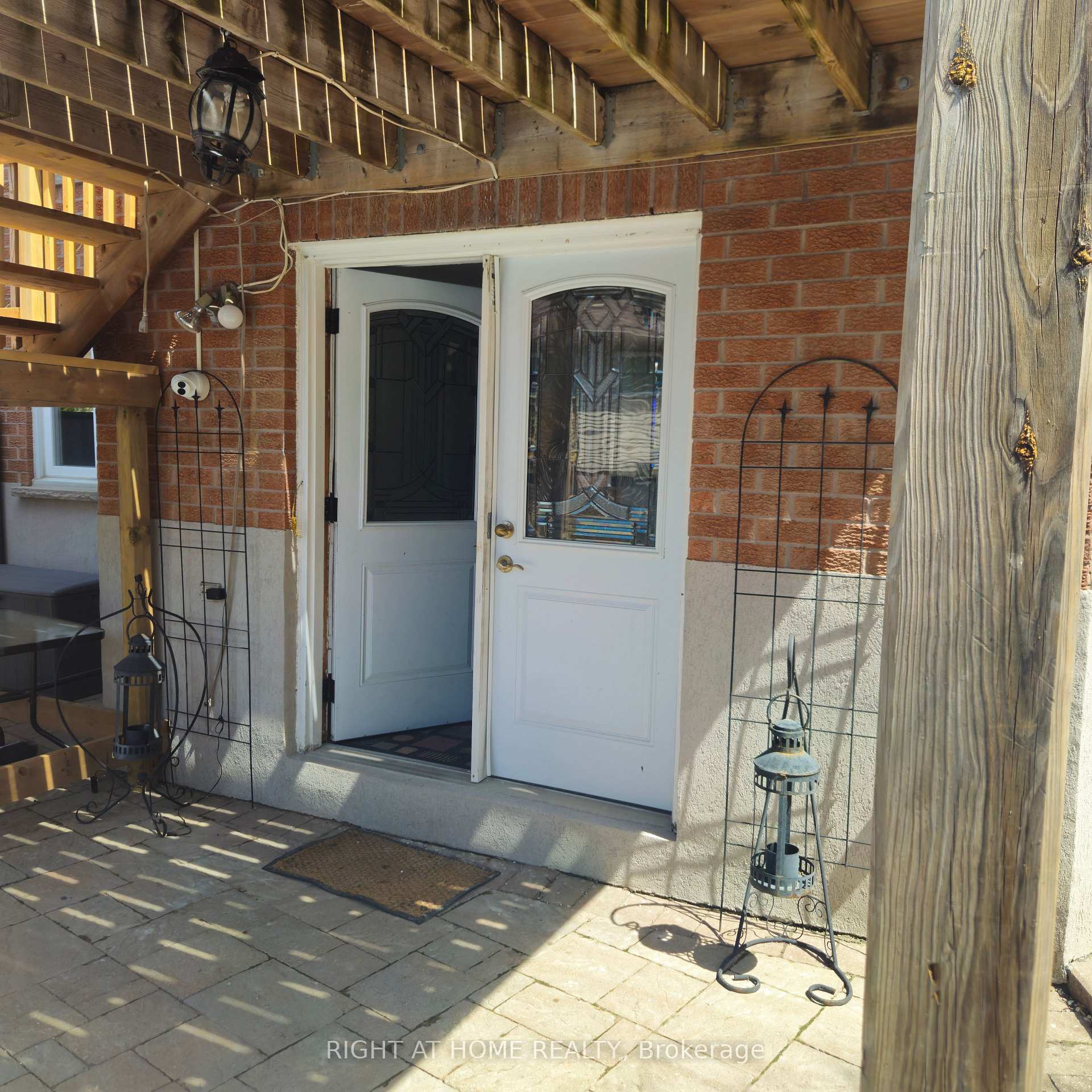 Photo 3 of Unit Basement, 43 Attridge Drive, Aurora, Aurora Village — HOMEH