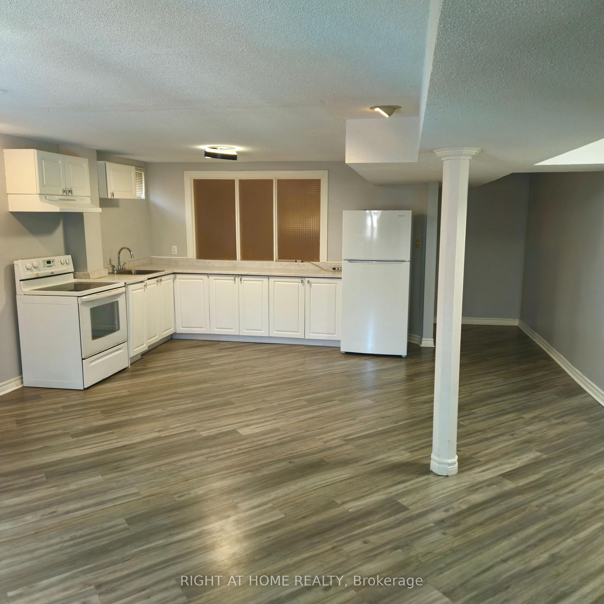 Photo 7 of Unit Basement, 43 Attridge Drive, Aurora, Aurora Village — HOMEH