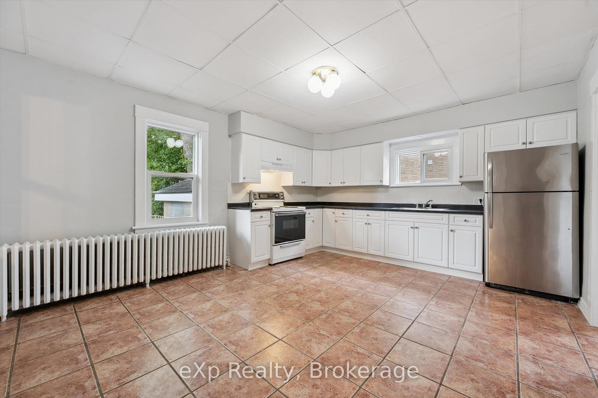 Photo 12 of 120 Johnston Street, Guelph, St. Patrick's Ward — HOMEH
