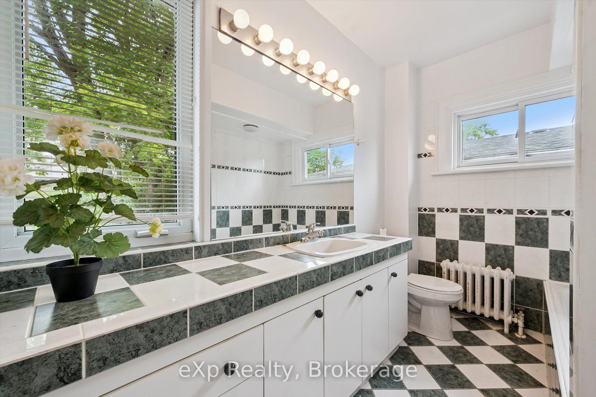 Photo 28 of 120 Johnston Street, Guelph, St. Patrick's Ward — HOMEH