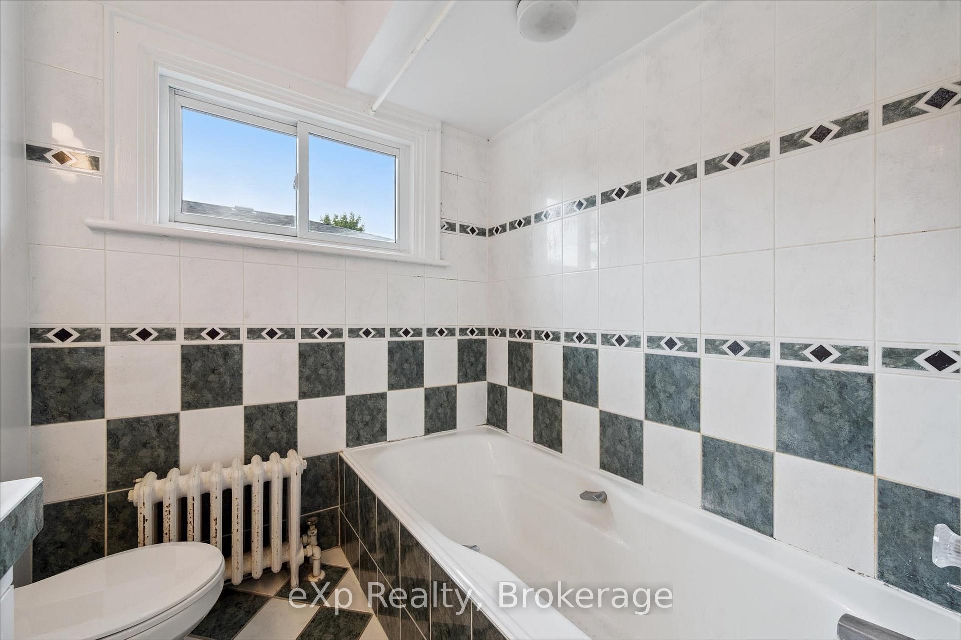 Photo 29 of 120 Johnston Street, Guelph, St. Patrick's Ward — HOMEH