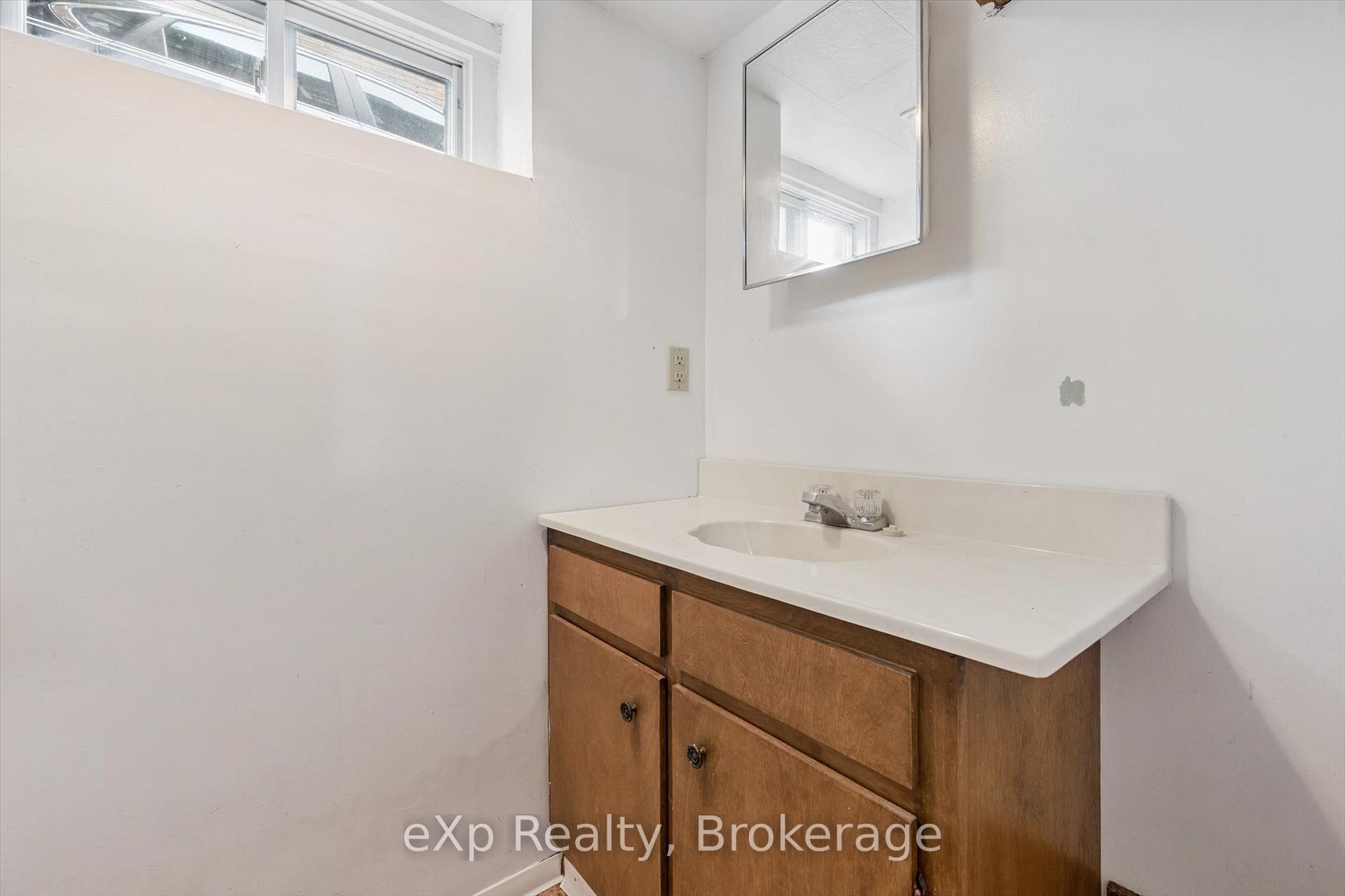 Photo 36 of 120 Johnston Street, Guelph, St. Patrick's Ward — HOMEH