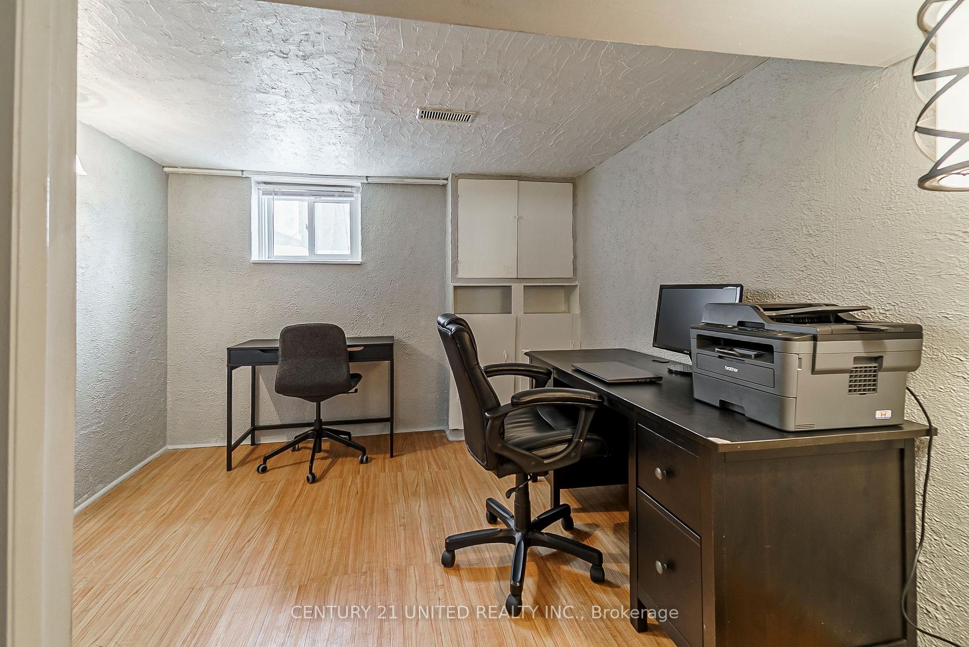 Photo 2 of 672 Hastings Avenue, Peterborough, Town Ward 3 — HOMEH