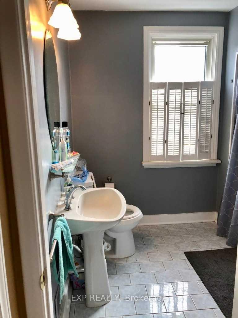 Photo 20 of 48 Kingsmount Street N, Hamilton, Ainslie Wood — HOMEH