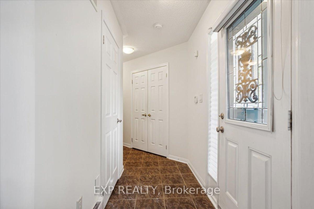 Photo 3 of 949 Hasselfeldt Heights, Milton, Coates — HOMEH