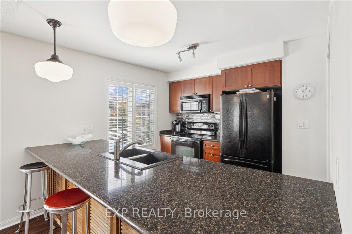 Photo 10 of 949 Hasselfeldt Heights, Milton, Coates — HOMEH
