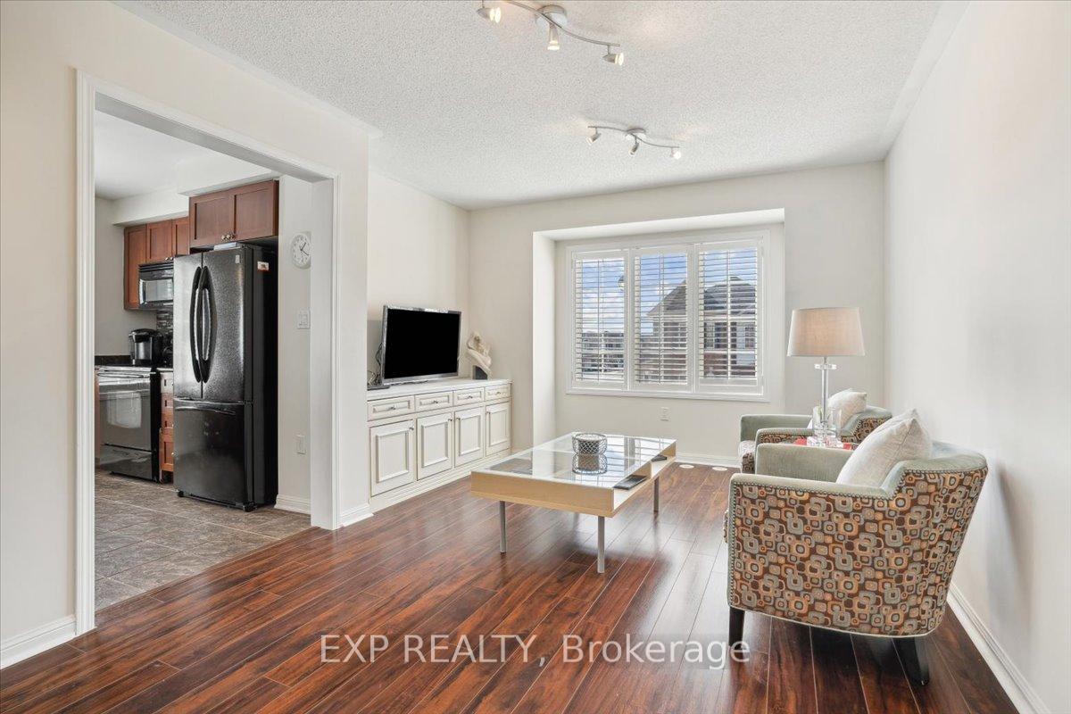 Photo 11 of 949 Hasselfeldt Heights, Milton, Coates — HOMEH