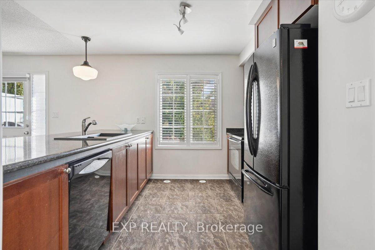 Photo 14 of 949 Hasselfeldt Heights, Milton, Coates — HOMEH