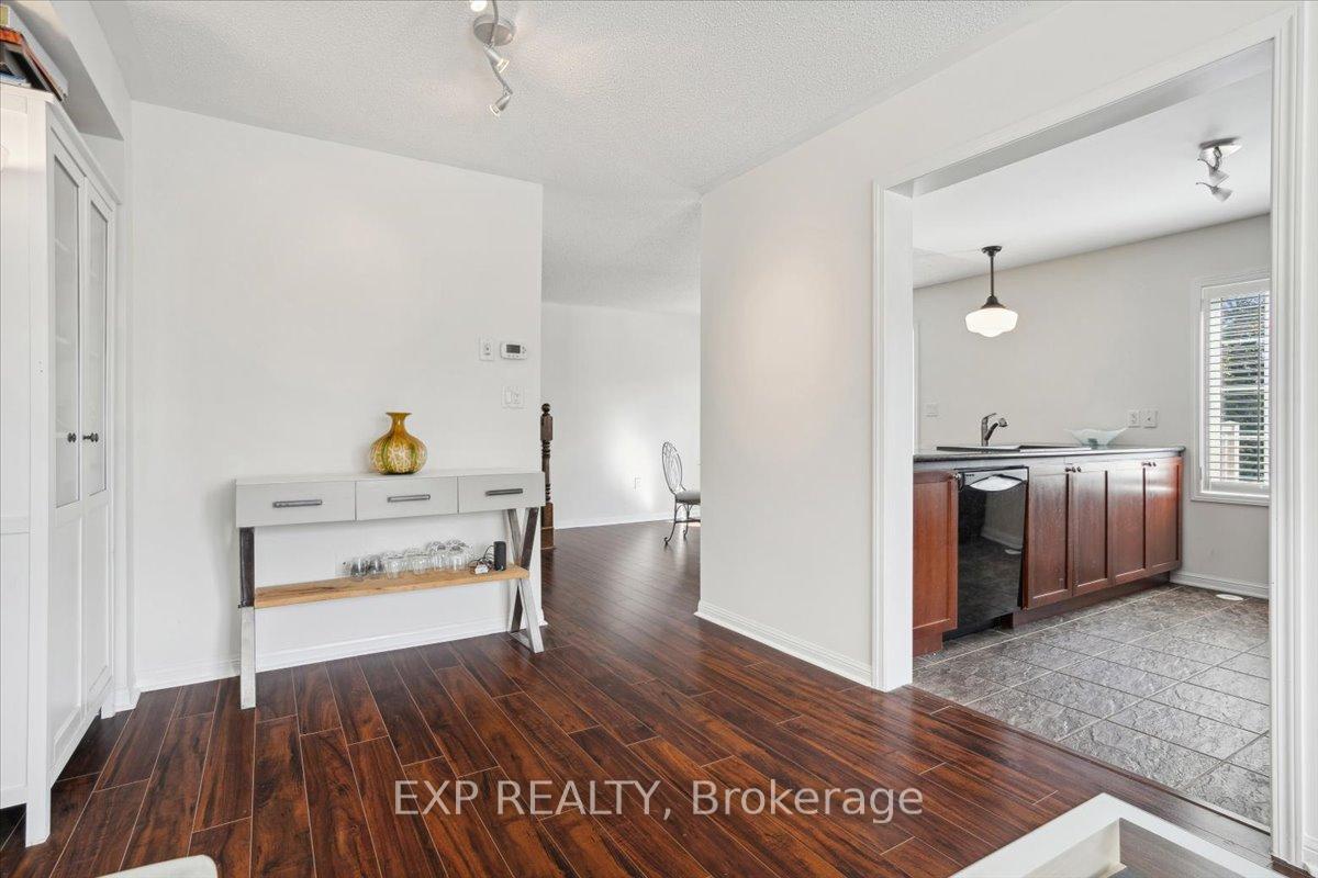 Photo 20 of 949 Hasselfeldt Heights, Milton, Coates — HOMEH