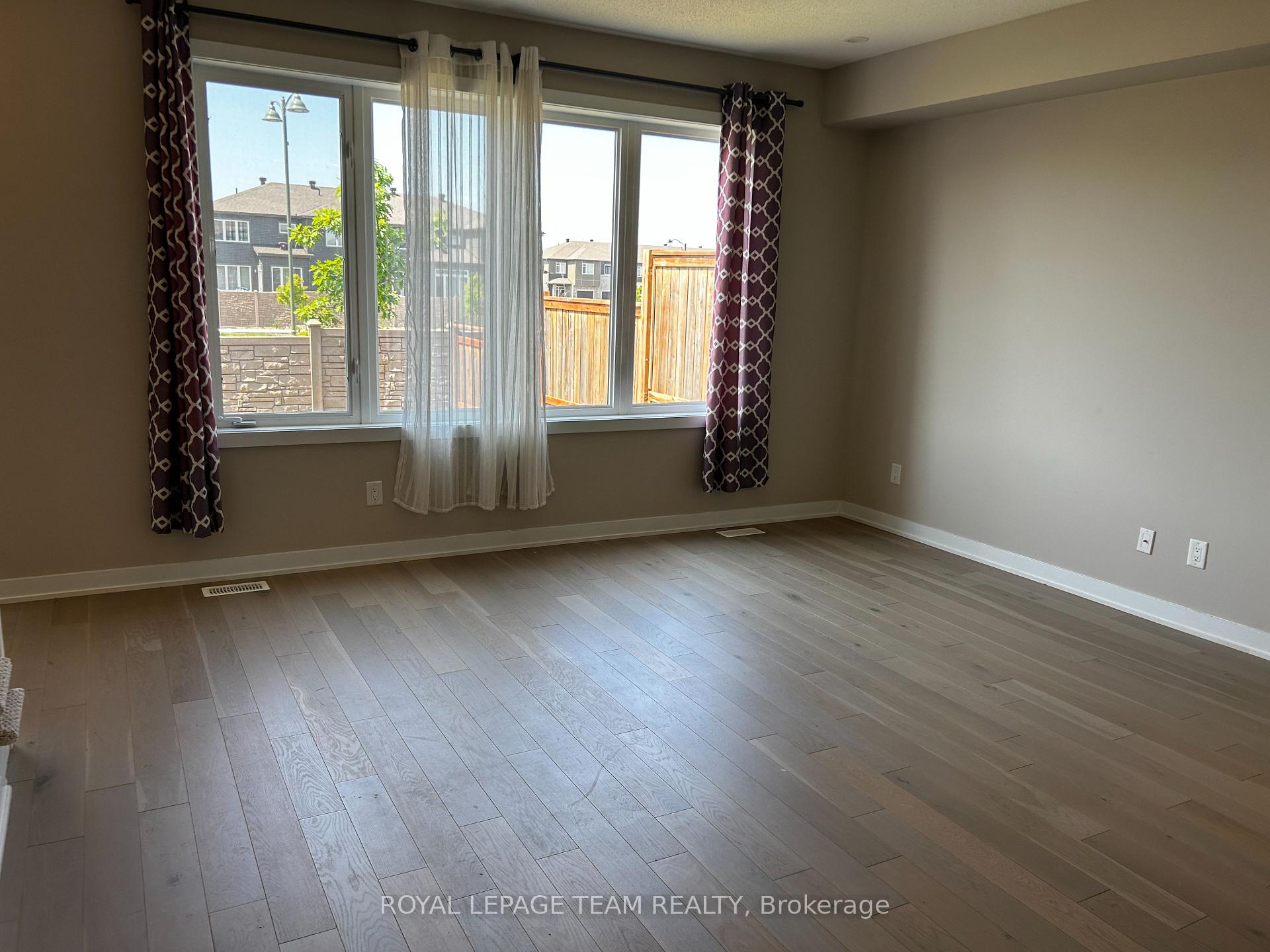 Photo 9 of 72 Riddell Street, Carleton Place — HOMEH