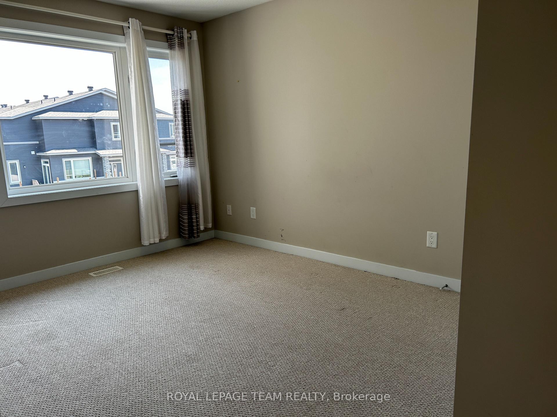 Photo 11 of 72 Riddell Street, Carleton Place — HOMEH