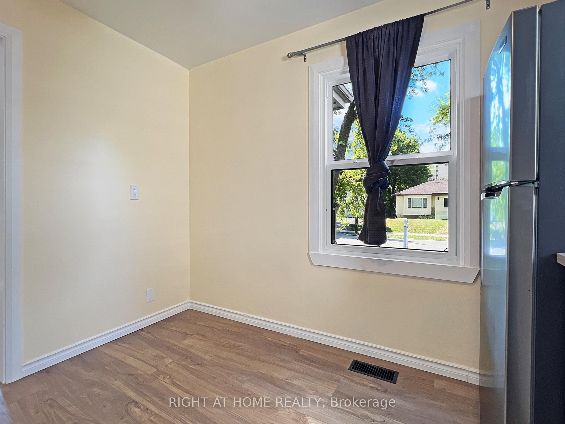 Photo 8 of 26 Montgomery Boulevard, Belleville, Belleville Ward — HOMEH
