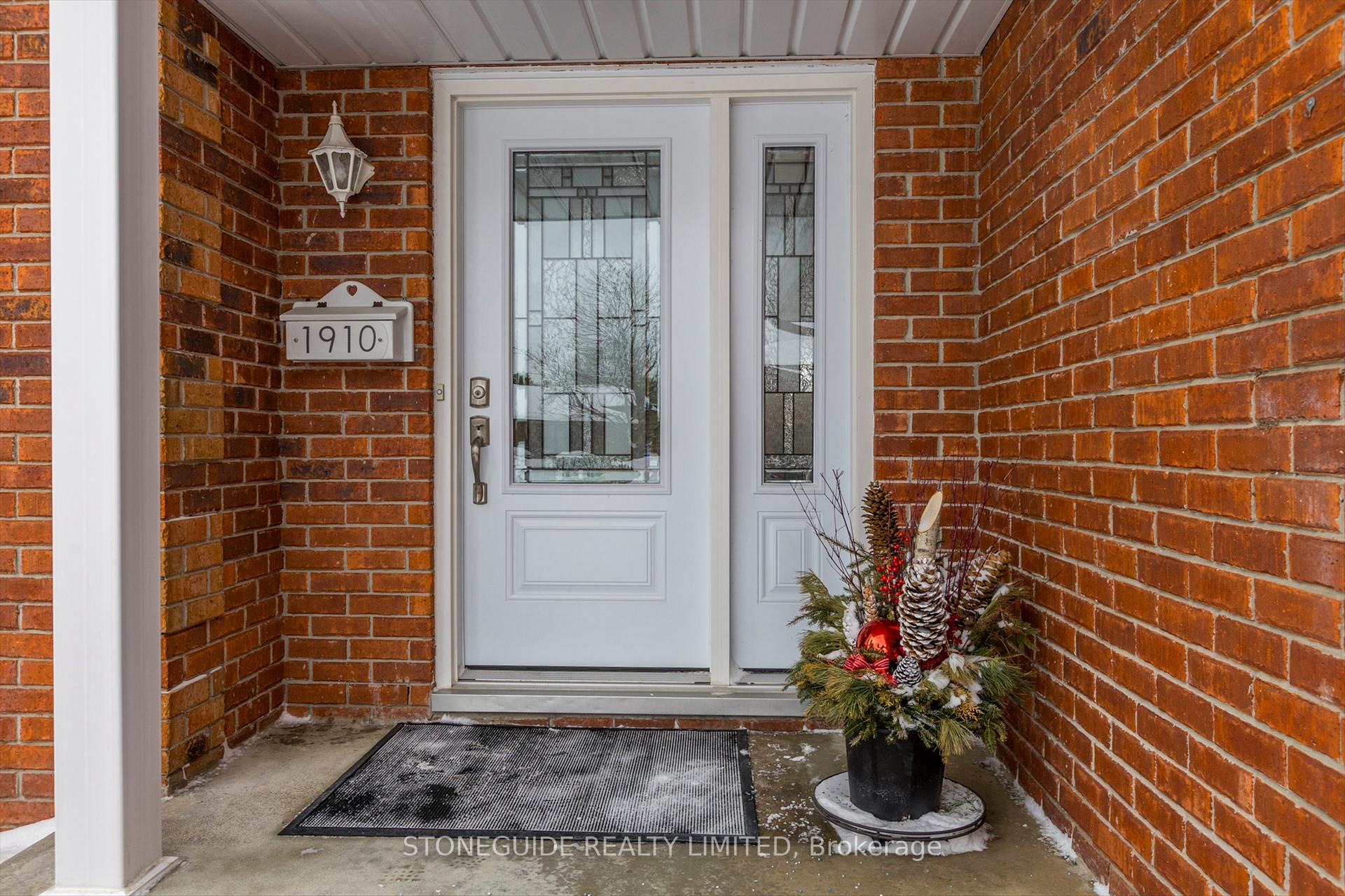 Photo 3 of 1910 Mapleridge Drive, Peterborough, Monaghan Ward 2 — HOMEH