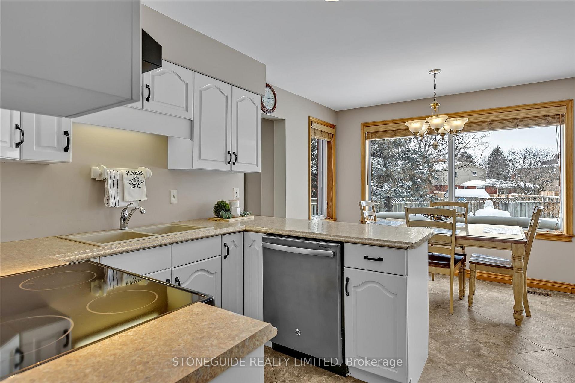 Photo 10 of 1910 Mapleridge Drive, Peterborough, Monaghan Ward 2 — HOMEH
