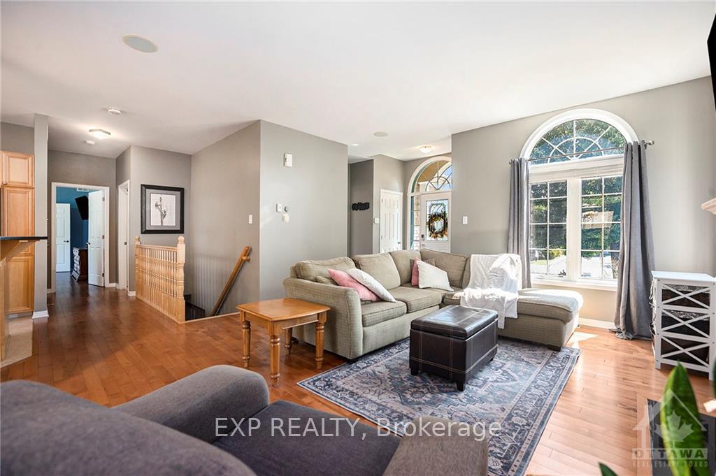 Photo 5 of 6912 Mary Anne Drive, Ottawa, Greely — HOMEH