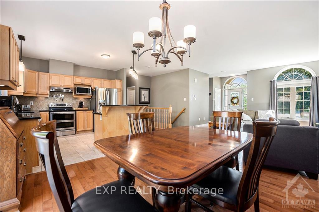 Photo 13 of 6912 Mary Anne Drive, Ottawa, Greely — HOMEH